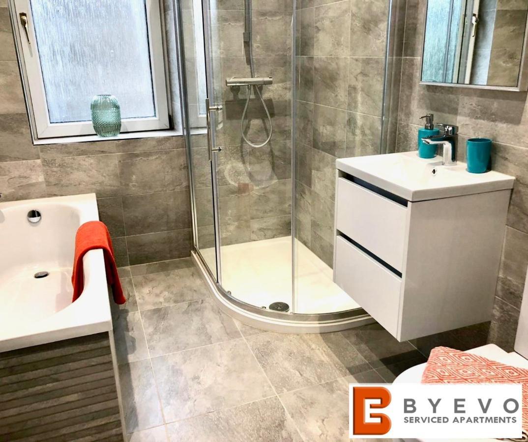 Byevo Almar Villa - Close To City And Airport - Perfect For Contractors Or Large Groups Глазгоу Екстериор снимка