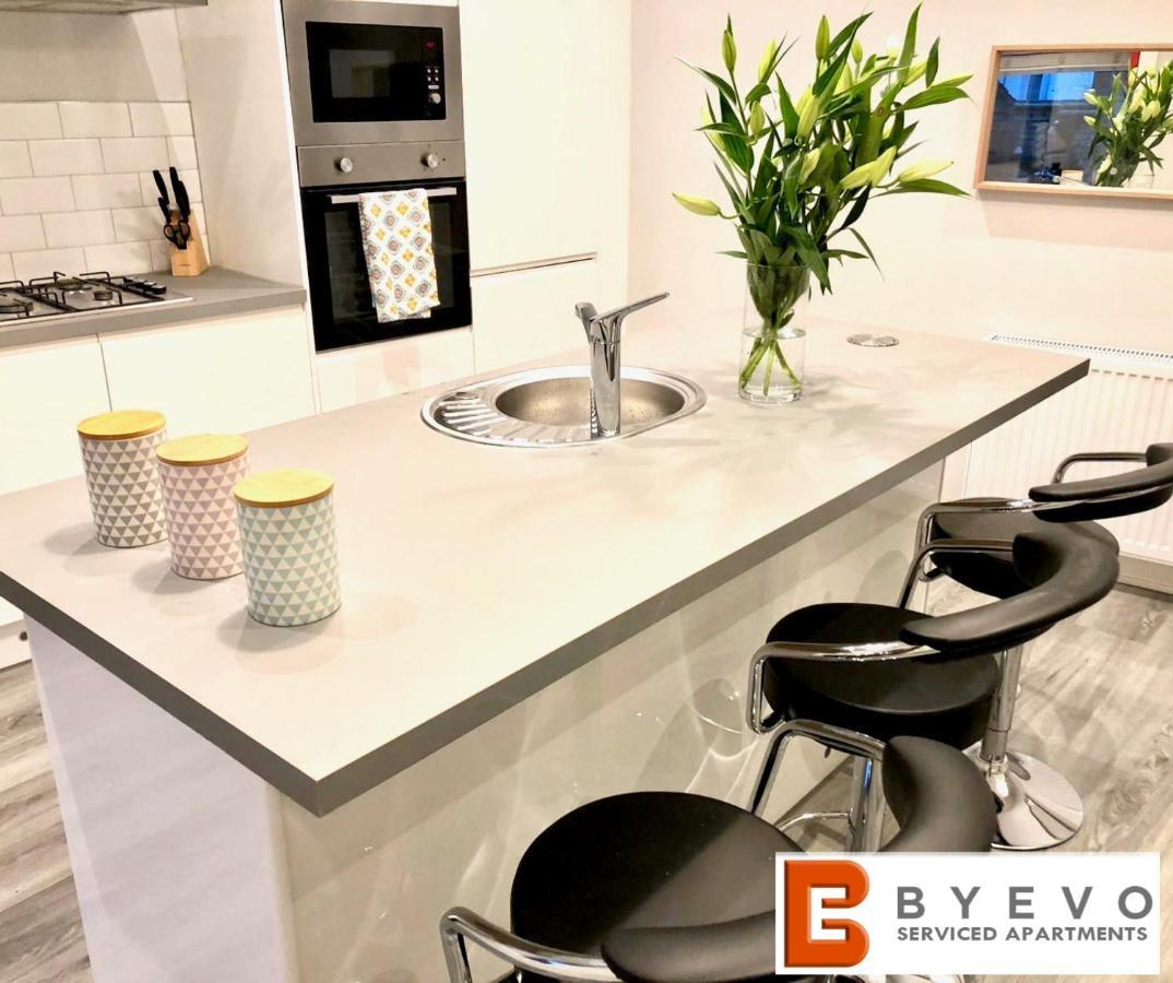 Byevo Almar Villa - Close To City And Airport - Perfect For Contractors Or Large Groups Глазгоу Екстериор снимка