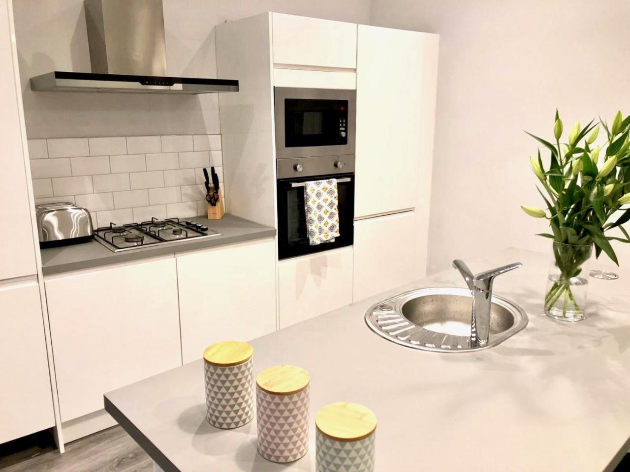 Byevo Almar Villa - Close To City And Airport - Perfect For Contractors Or Large Groups Глазгоу Екстериор снимка