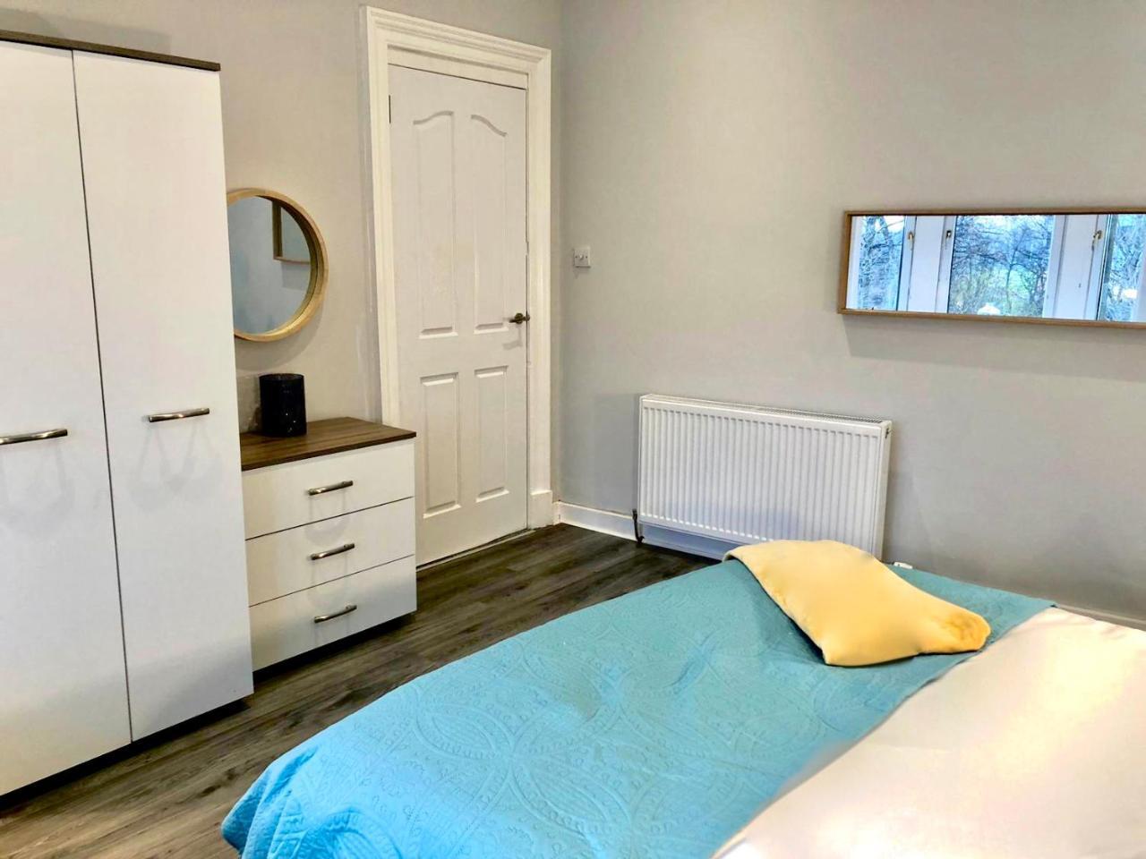 Byevo Almar Villa - Close To City And Airport - Perfect For Contractors Or Large Groups Глазгоу Екстериор снимка